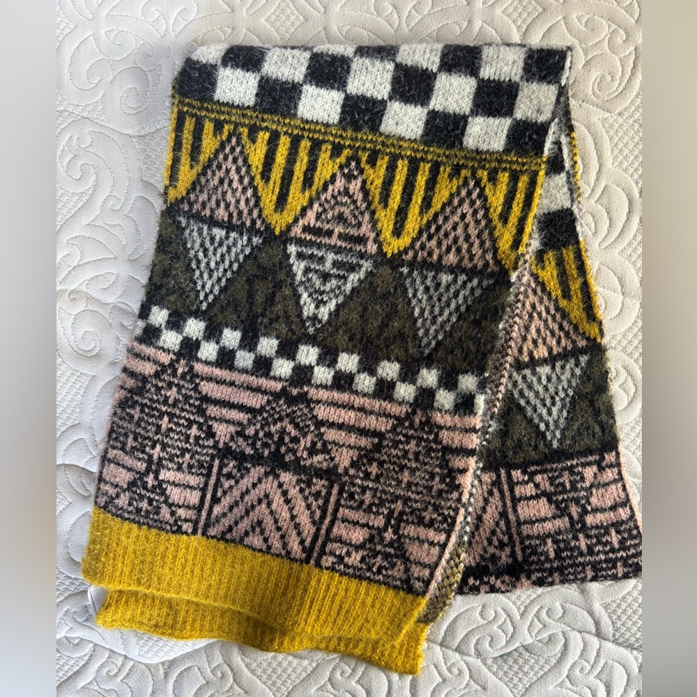 Urban Outfitters Geometric Knit Scarf NWOT